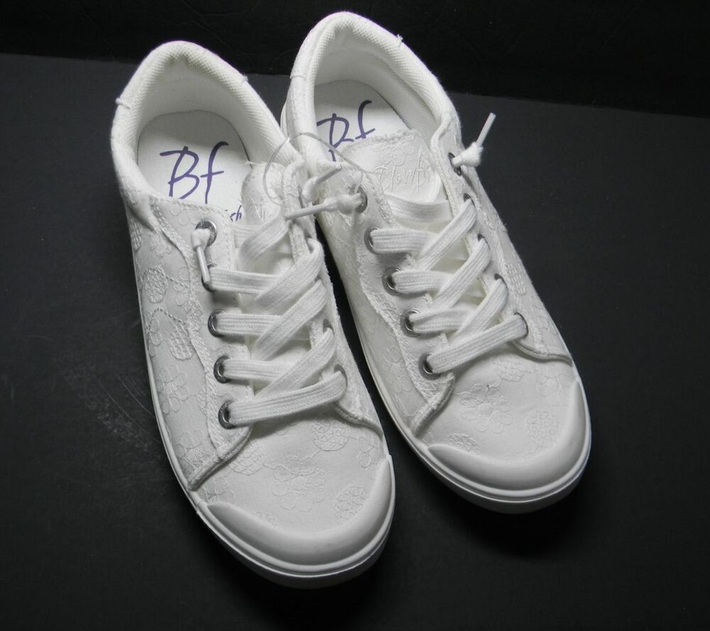Blowfish Malibu White Lace Eyelet Slip-on Shoes Size 9 NWOT